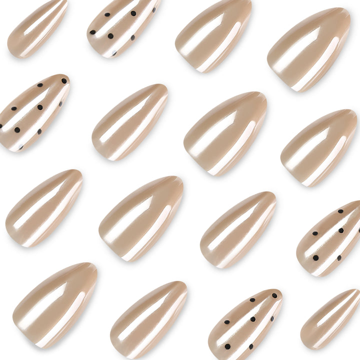 High-Quality Artificial Nails Stornfield