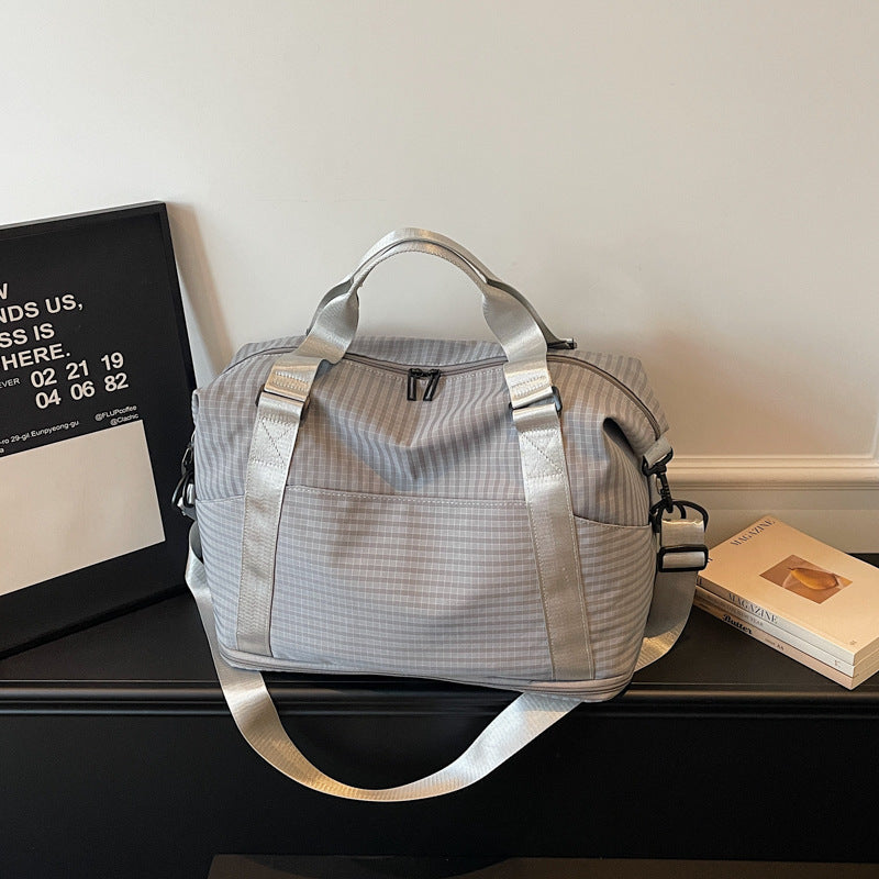 Sporty travel bag with practical storage and adjustable shoulder straps Stornfield