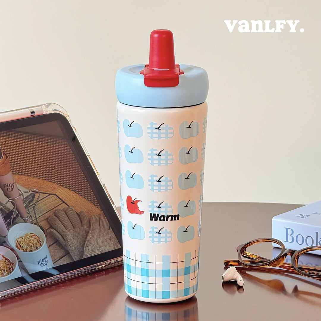 Women's insulated drinking bottle with innovative silicone cap and cheerful Stornfield motif