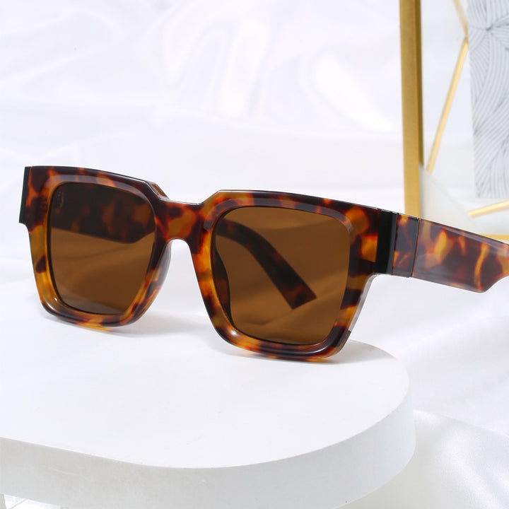 Ladies stylish square sunglasses with polarized lenses Stornfield