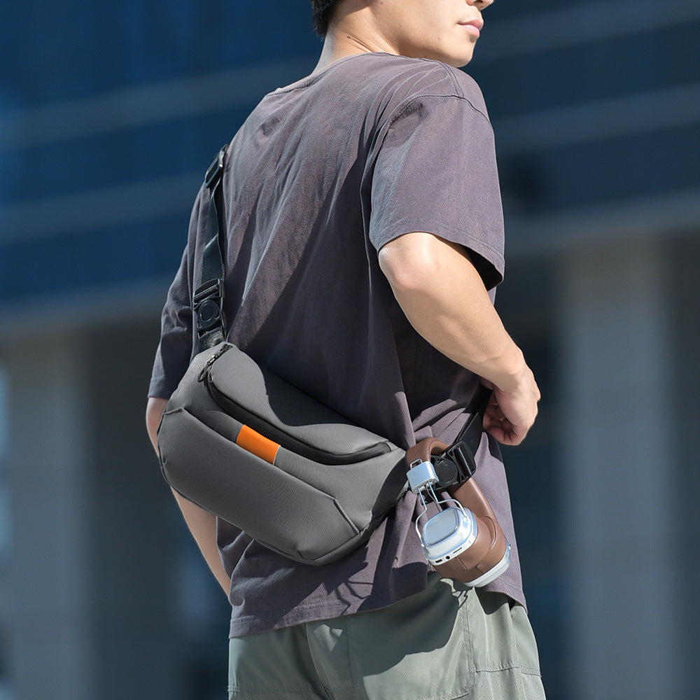 Sporty shoulder bag with versatile storage Stornfield