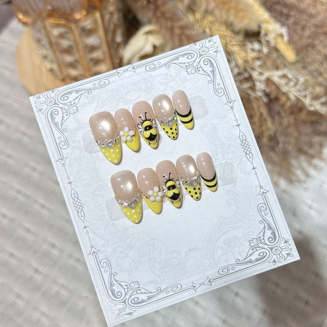 Artistic Bee-Themed Press-On Nail Set Stornfield
