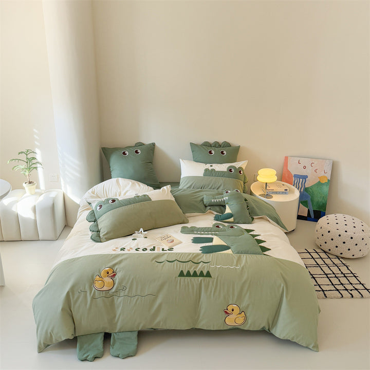 Children's bedding set with three-dimensional crocodile application and reversible function