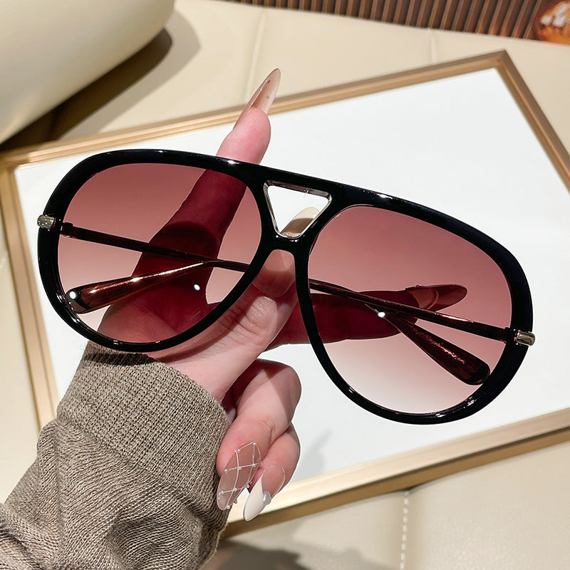 Ladies' sunglasses in an extravagant design with striking lenses Stornfield
