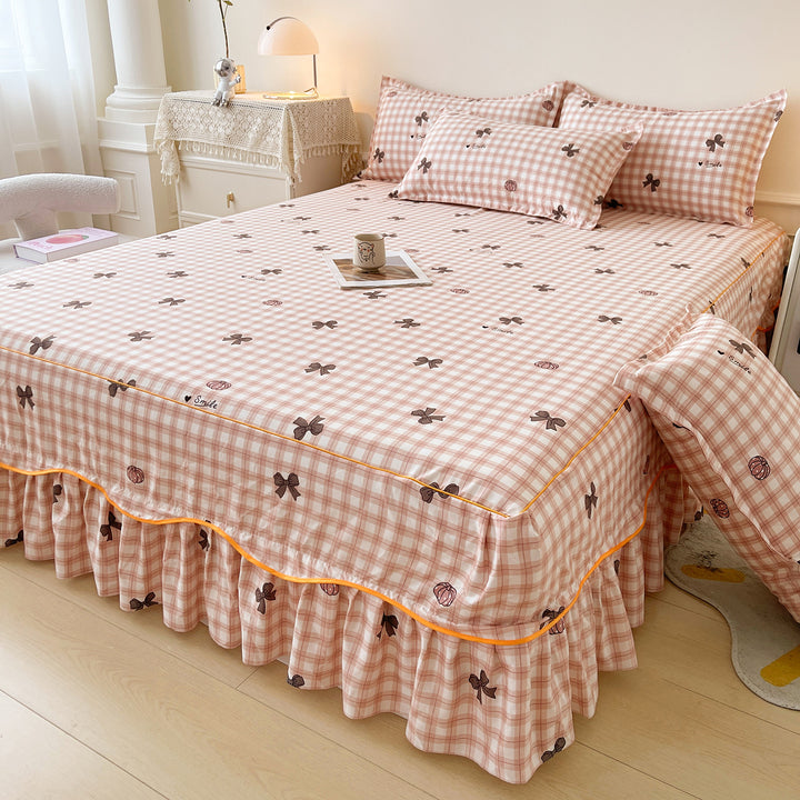 Floral Patterned Bedspread with Ruffled Edge