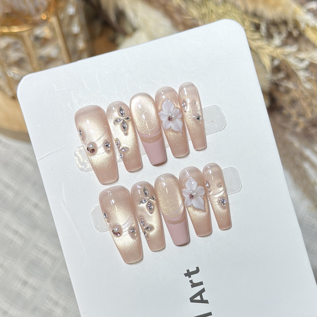 Elegant Floral Accent Press-On Nail Set Stornfield