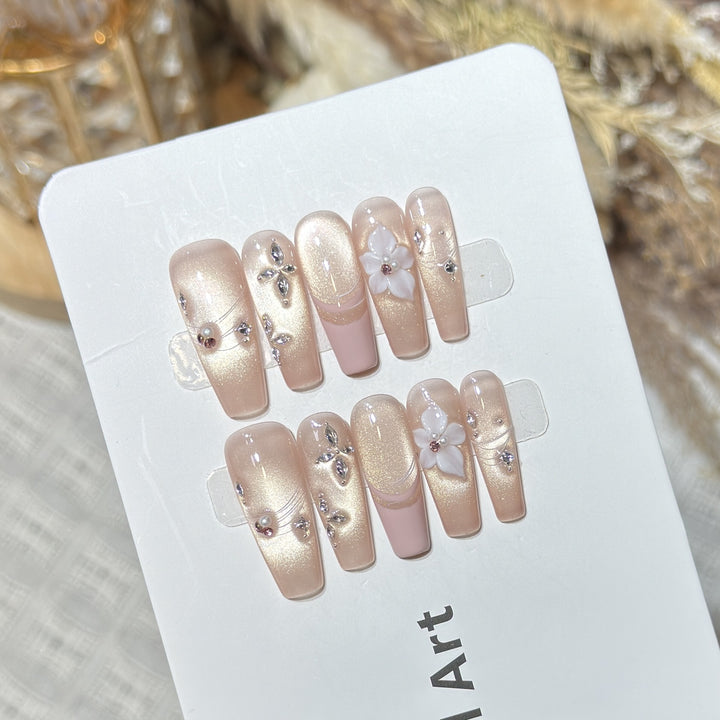 Elegant Floral Accent Press-On Nail Set Stornfield