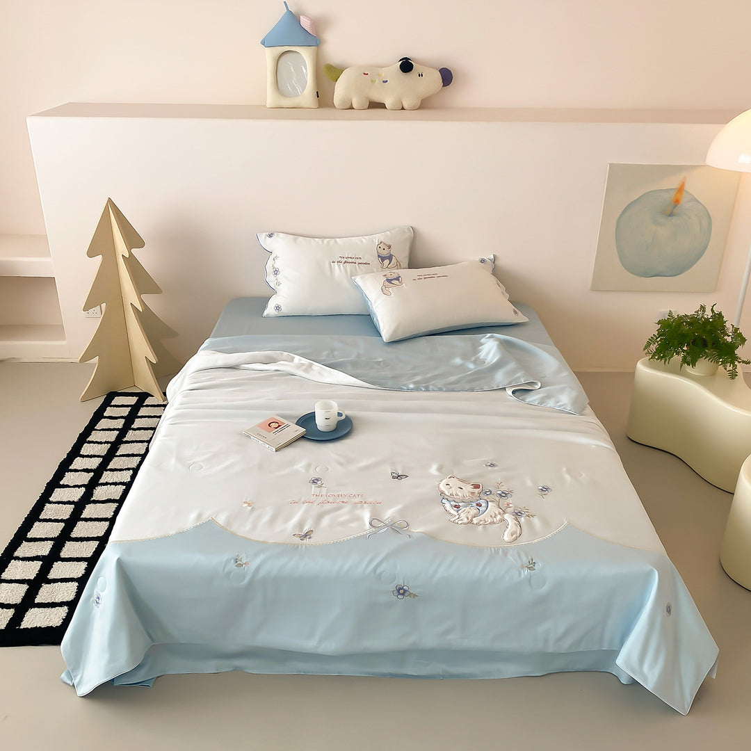 Children's bed linen set with football design made of silky cotton satin