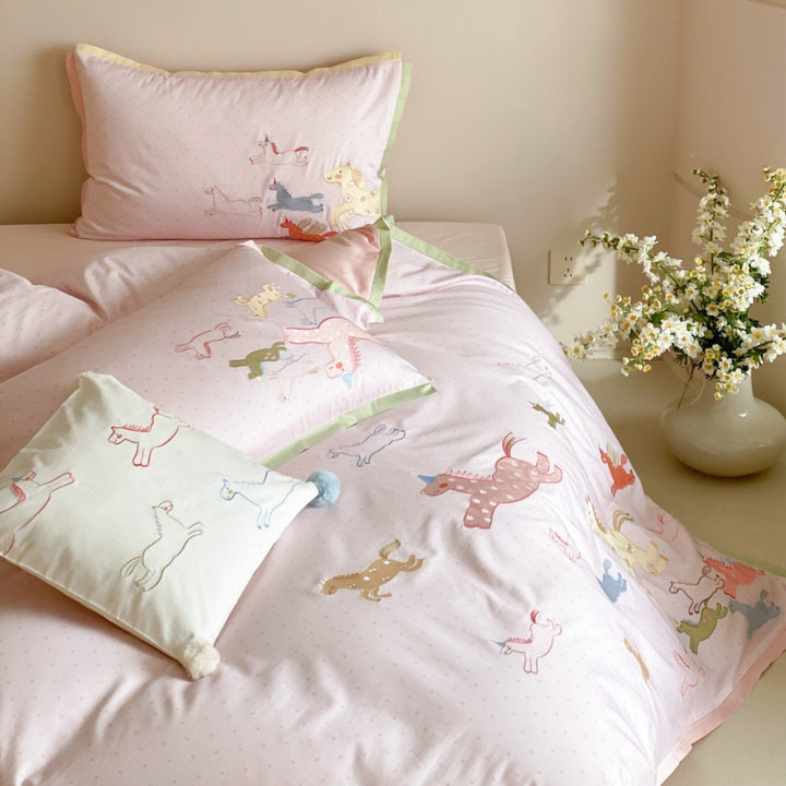 Luxurious cotton satin bedding set with unicorn embroidery