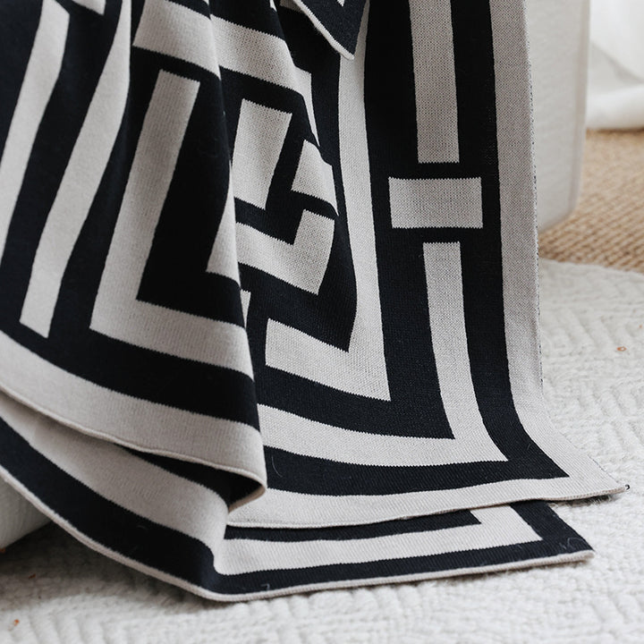 Geometric Pattern Decorative Bedspread