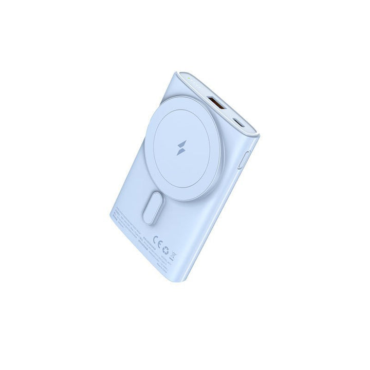 Portable high-performance power bank with integrated cable management Stornfield