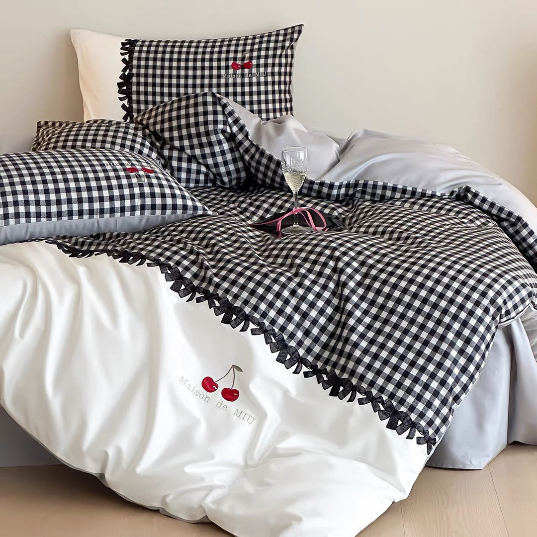 Gingham-Pattern Reversible Duvet Cover Set with Scalloped Ribbon Trim