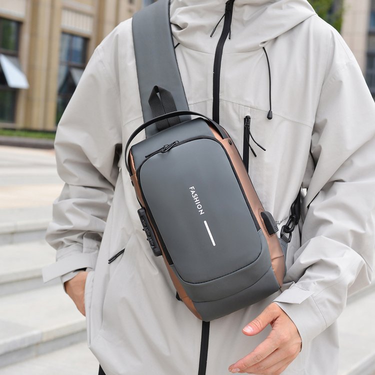 Shoulder bag with ergonomic design and multiple compartments Stornfield