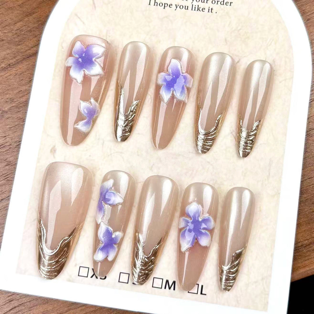 Artistic Floral-Embellished Press-On Nails Set