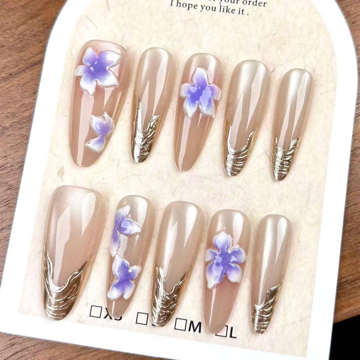 Artistic Floral-Embellished Press-On Nails Set