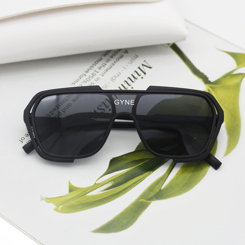 Women's sporty sunglasses with modern design Stornfield