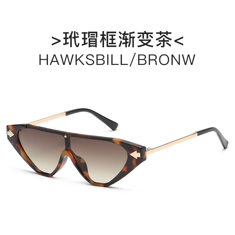 Women futuristic sunglasses with distinctive design Stornfield