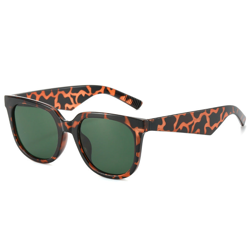 Women stylish sunglasses in modern, geometric design Stornfield