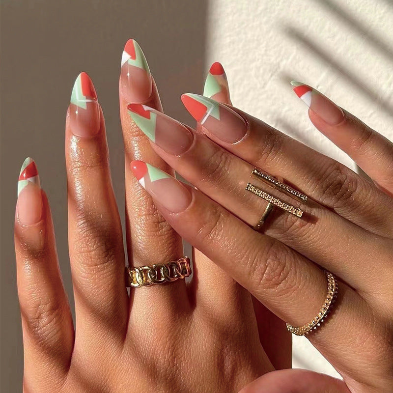 Artful nail art in trendy design Stornfield