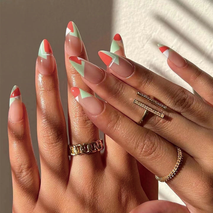 Artful nail art in trendy design Stornfield