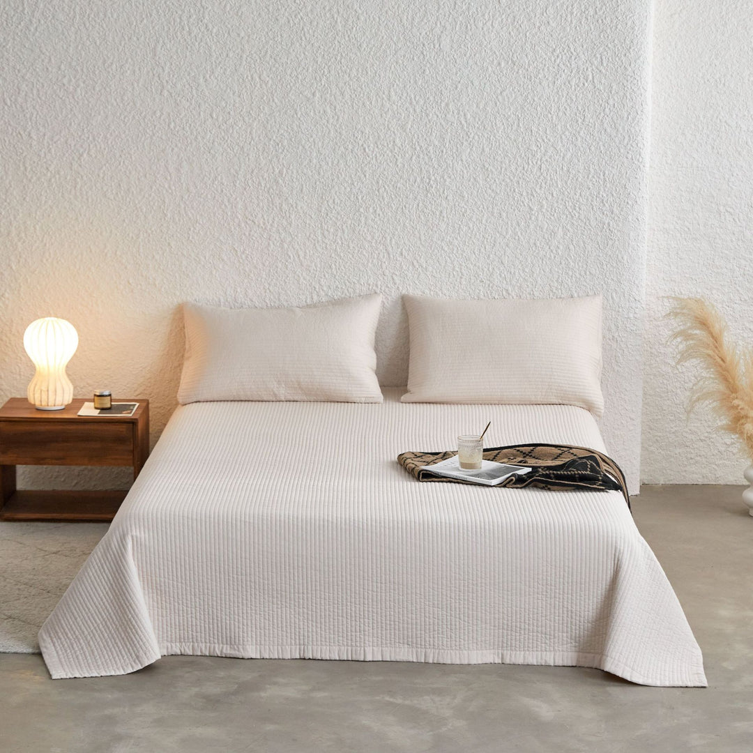 Lightweight Quilted Bedspread and Matching Pillow Sham Set