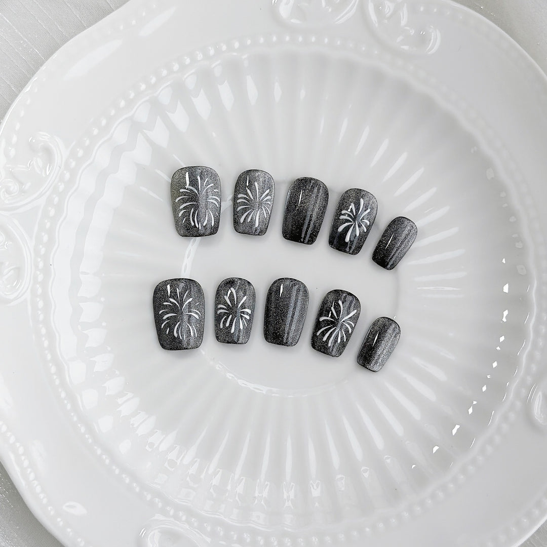 Decorative Press-On Nail Art Set with Floral Accents  1791773215