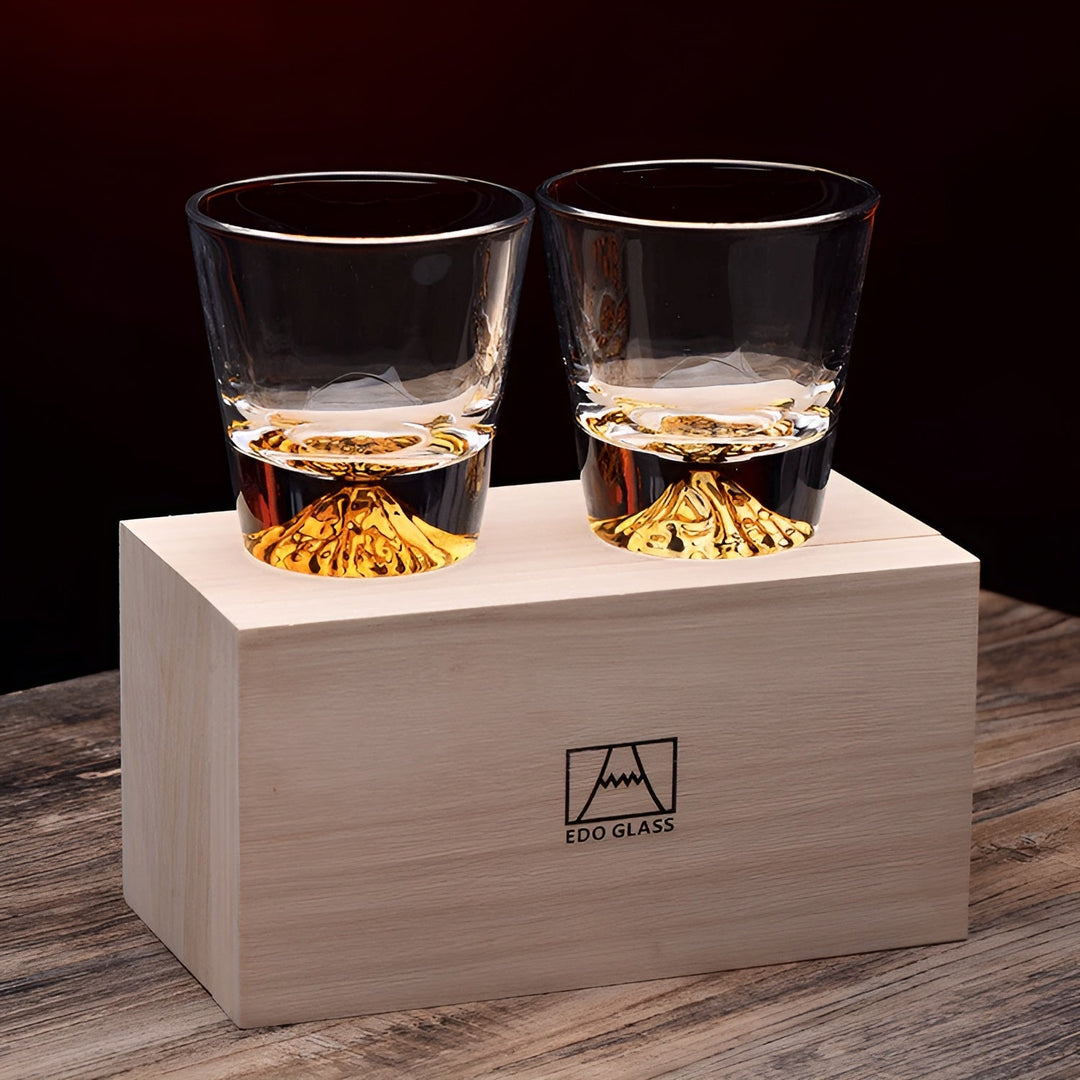 Whiskey glasses with Mount Fuji design – Elegant set for connoisseurs | Stornfield