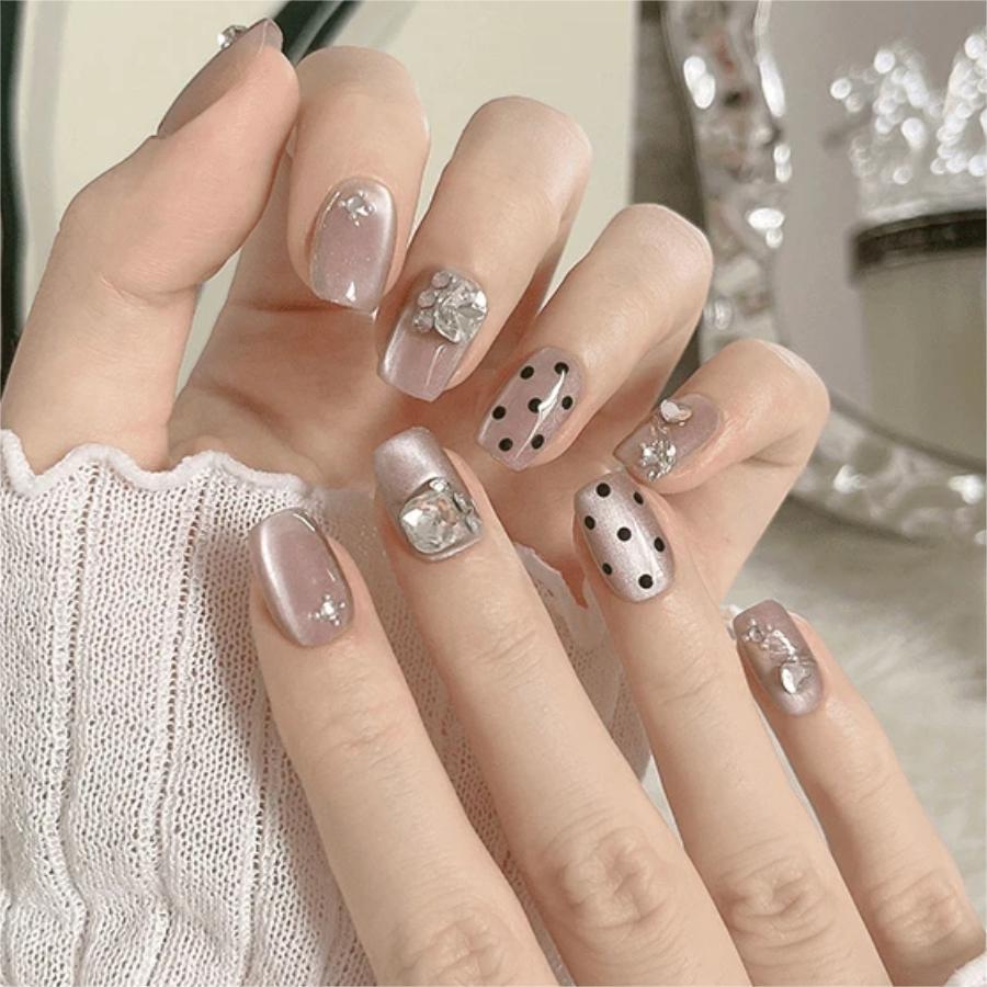 Artificial nail set with elegant 3D decorations Stornfield