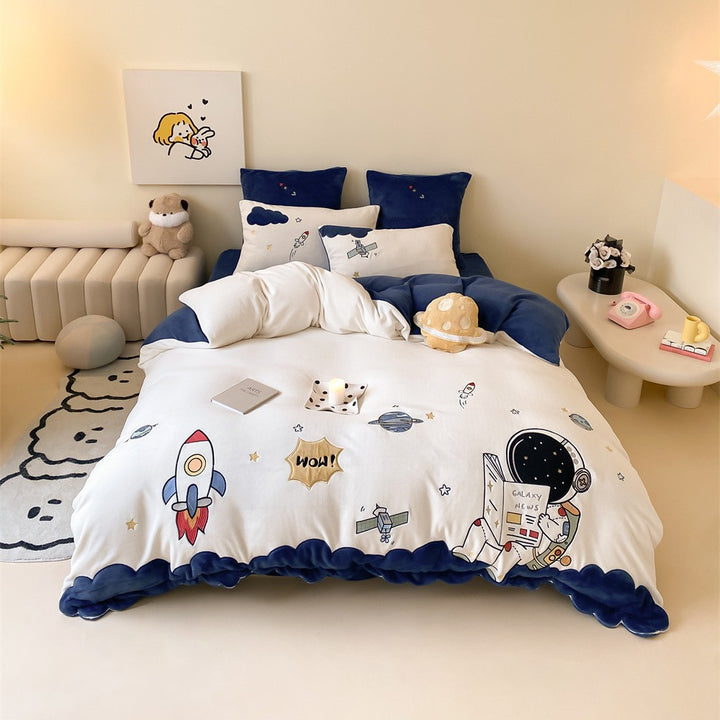 Cartoon Space-Themed Cotton Duvet Cover Set with Reversible Velvet Scallop Trim and Embroidered Astronaut Motifs
