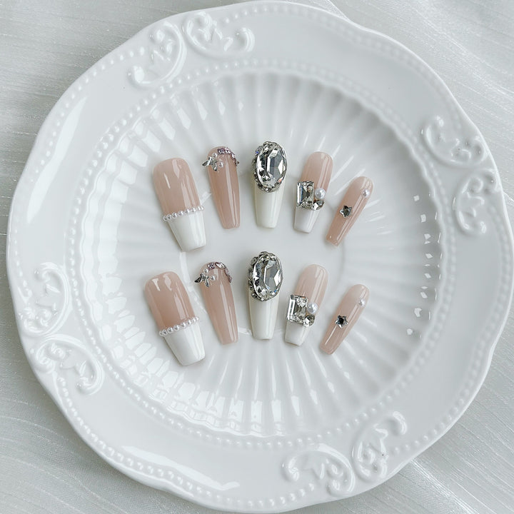 Decorative Press-On Nail Art Set with Rhinestone Embellishments