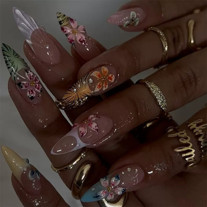 Decorative Floral-Themed Press-On Nail Art Set