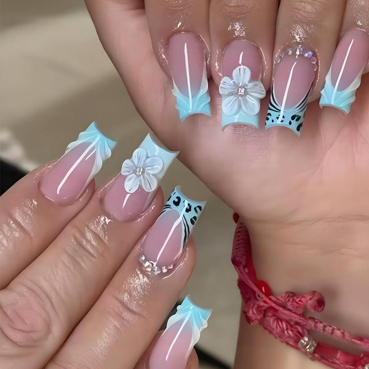 Nail art set with floral and trendy designs Stornfield