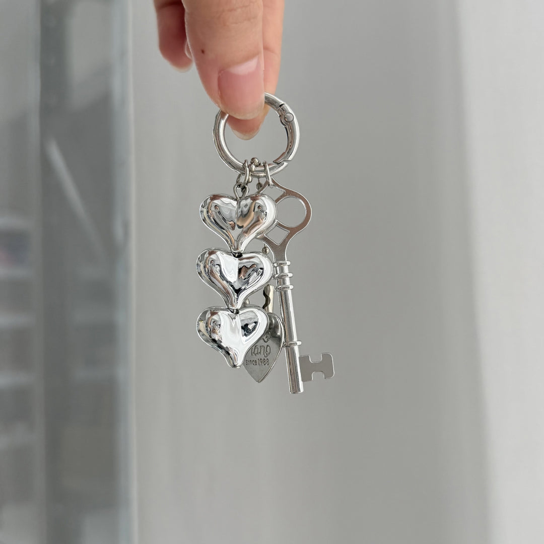 Artistic Heart-Shaped Keychain Stornfield