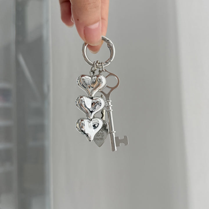 Artistic Heart-Shaped Keychain Stornfield