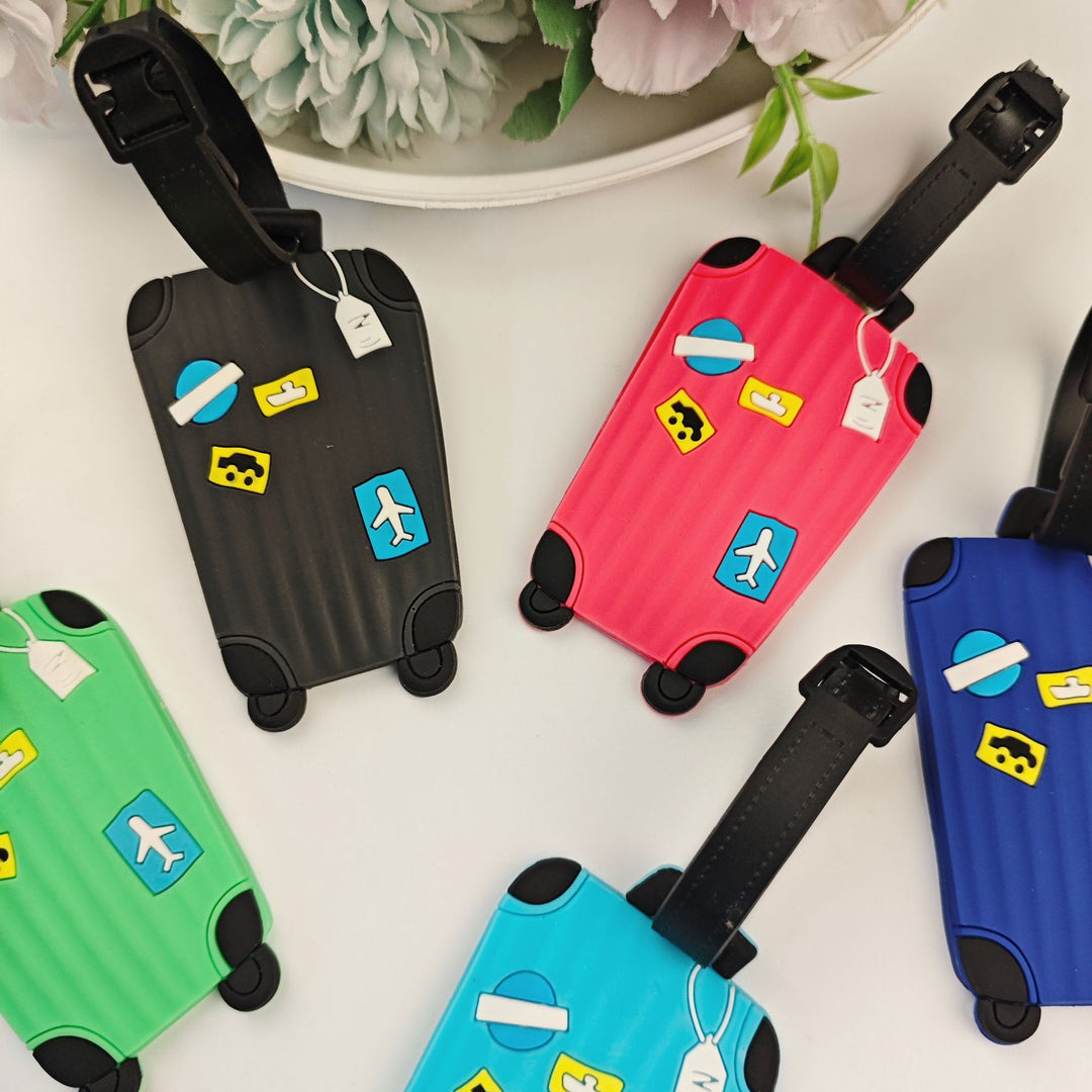 Unisex luggage tag in playful suitcase design Bowlift