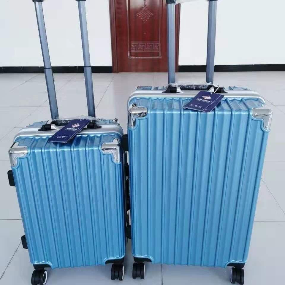 Hard-shell suitcase Stornfield