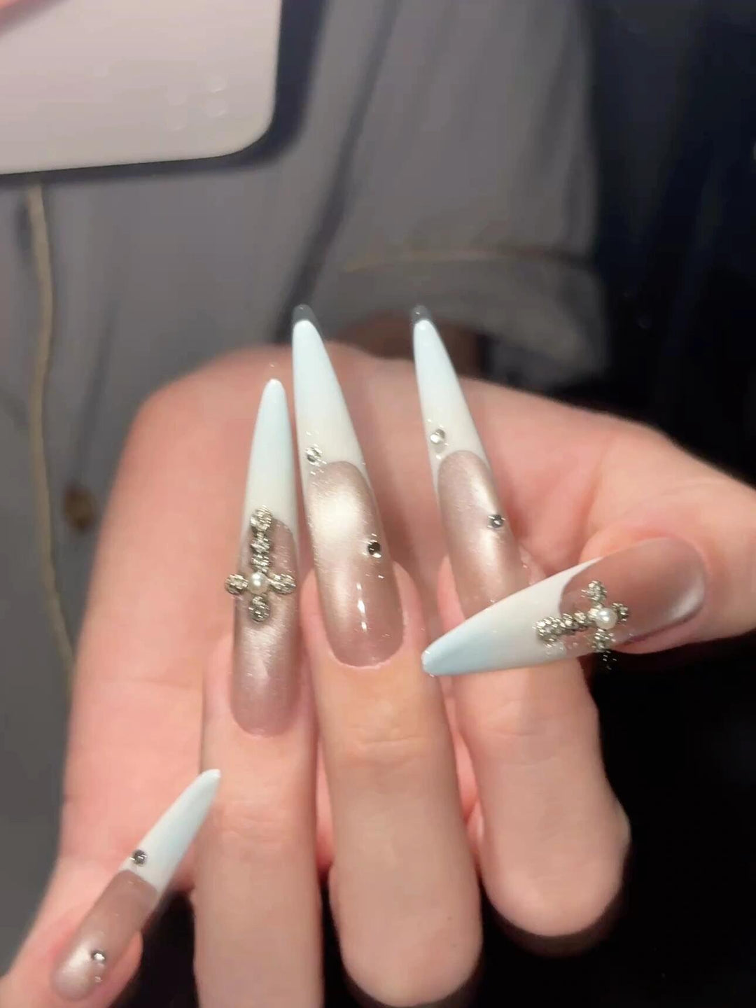 Artificial nails with luxurious sparkling rhinestone details Stornfield