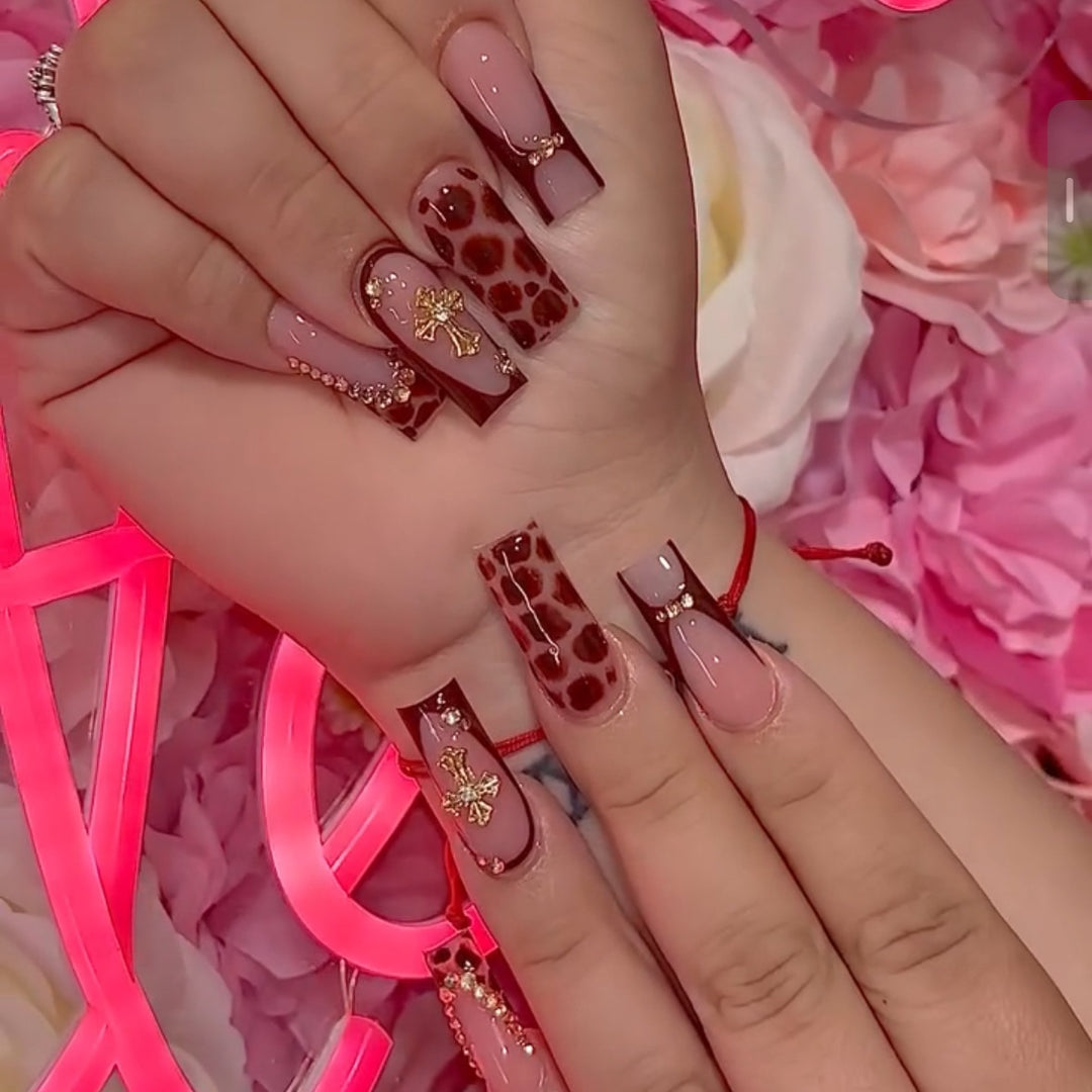 Nail art set with modern leopard patterns and sparkling accents Stornfield