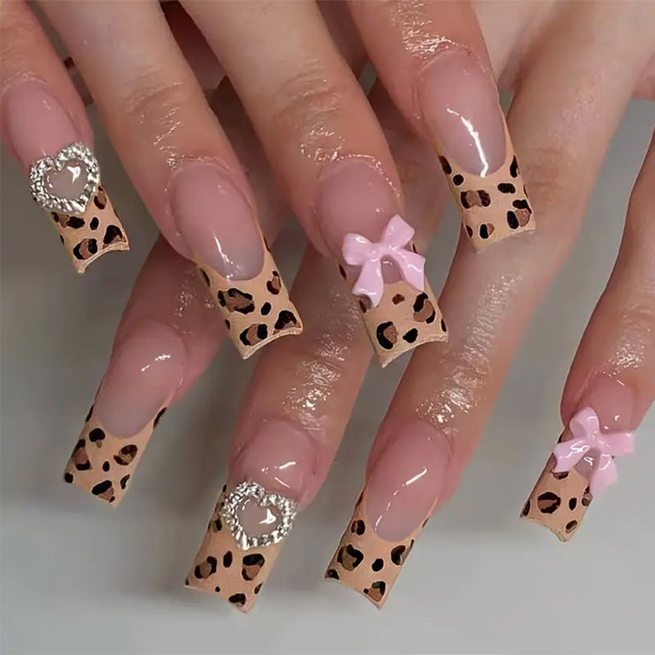 Artistic Press-On Nail Kit with Charming Leopard and Bow Designs Stornfield