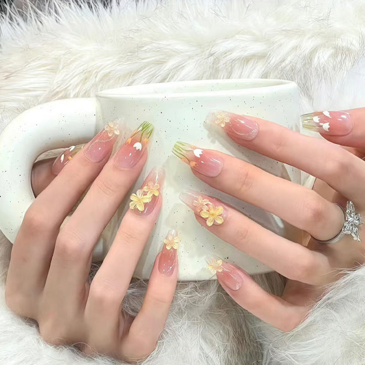 Artificial nails with floral patterns Stornfield
