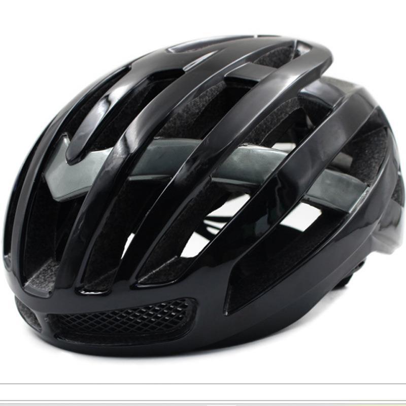 Lightweight Aerodynamic Cycling Helmet Stornfield