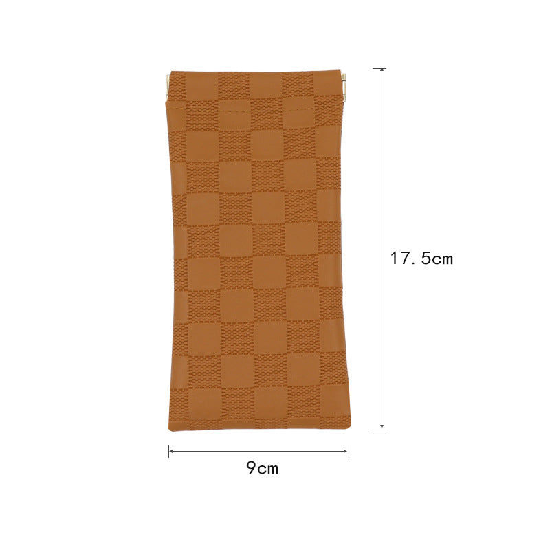 Fashionable Checkered Pouch Stornfield