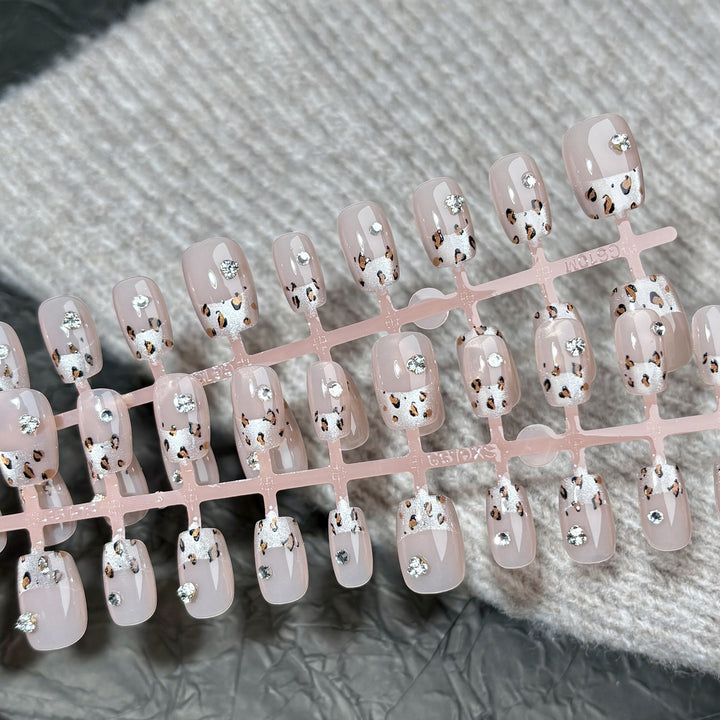 Stylish Leopard Print Press-On Nail Set