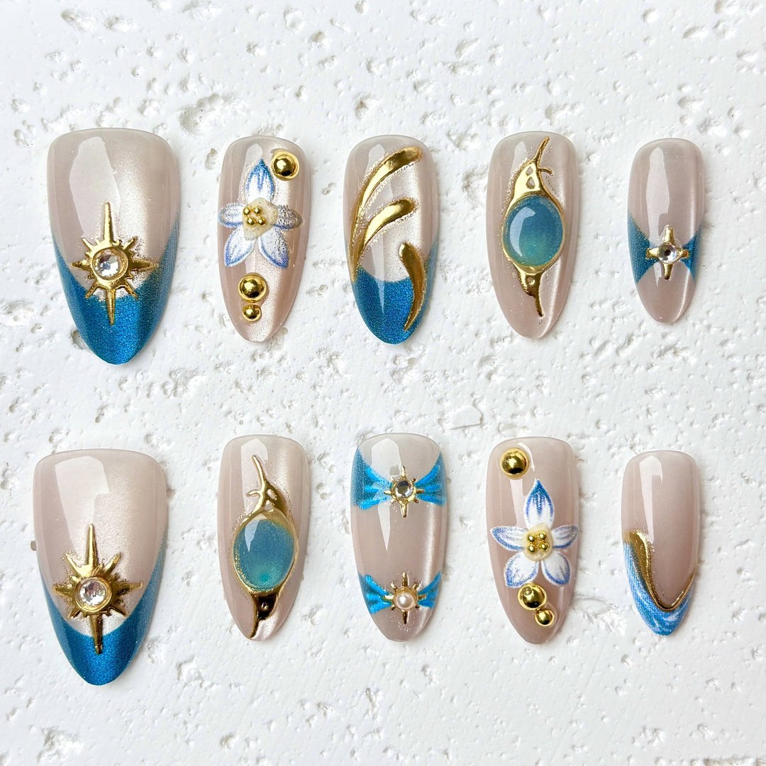 Decorative Press-On Nail Art Set with Elegant Patterns
