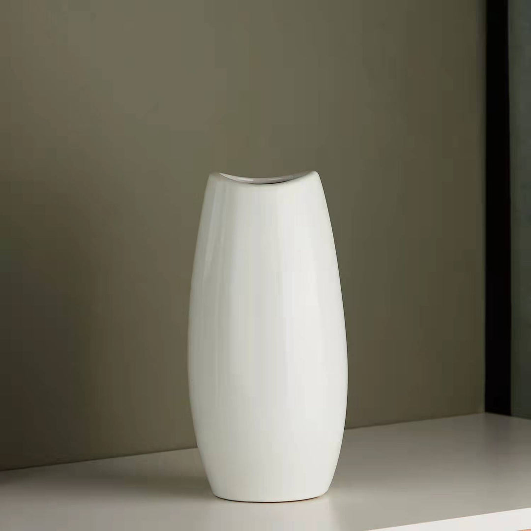 Elegant ceramic vase in modern design Stornfield