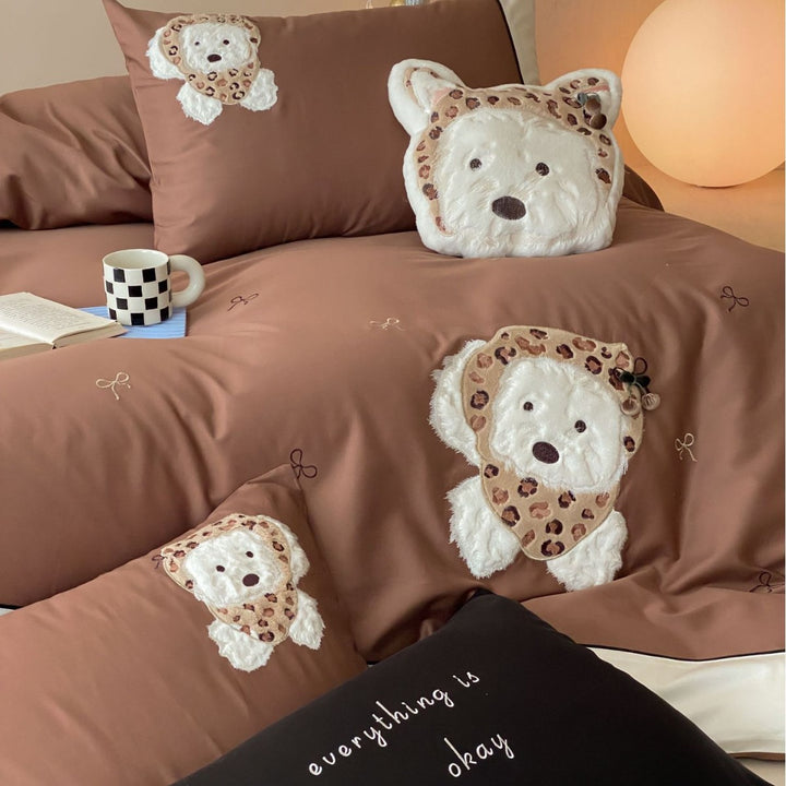 Plush Appliqué Duvet Cover Bedding Set with Decorative Bear Cushion