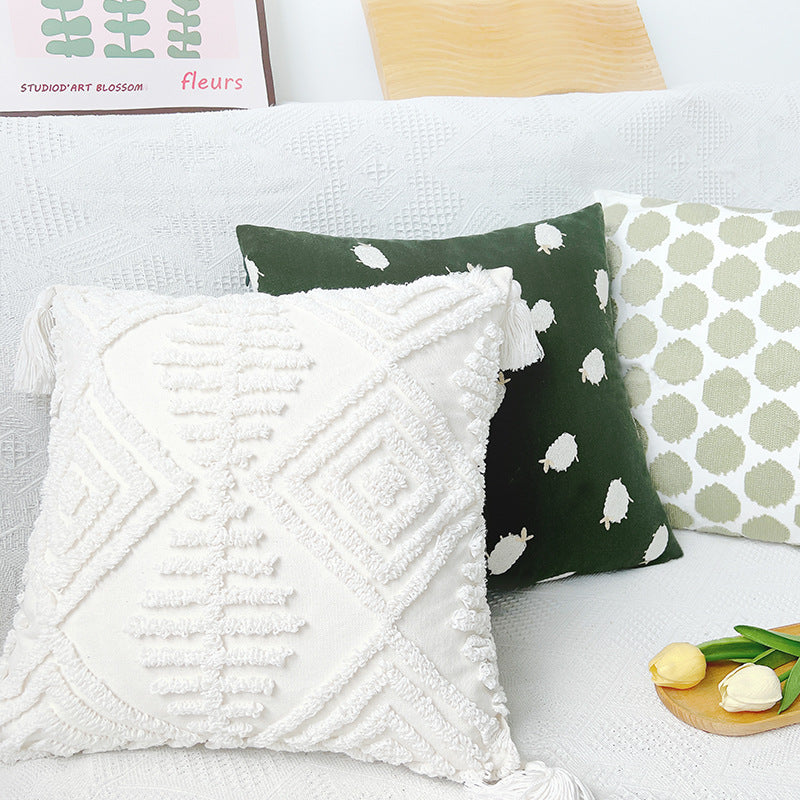 Square cushion cover with embroidered sheep motifs made of cotton blend Stornfield