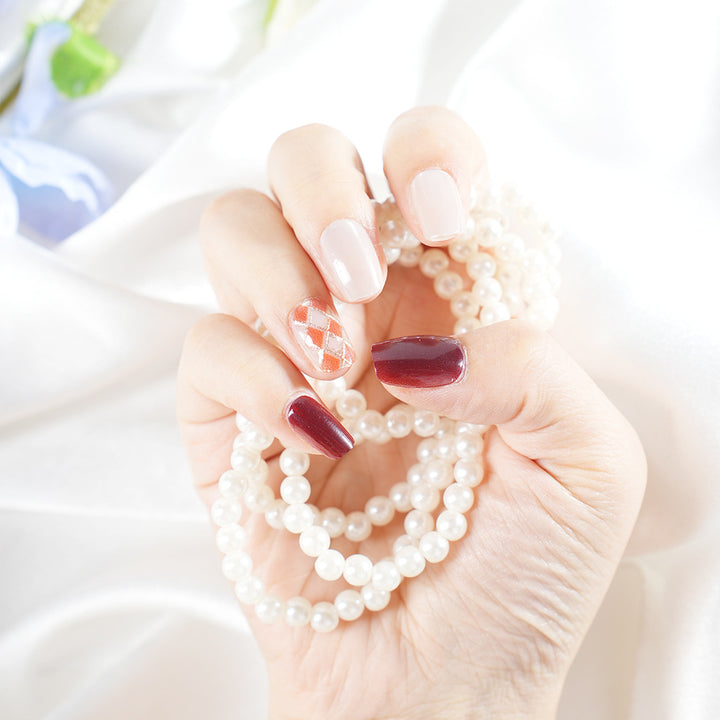 Glamorous Press-On Nail Art Set Stornfield
