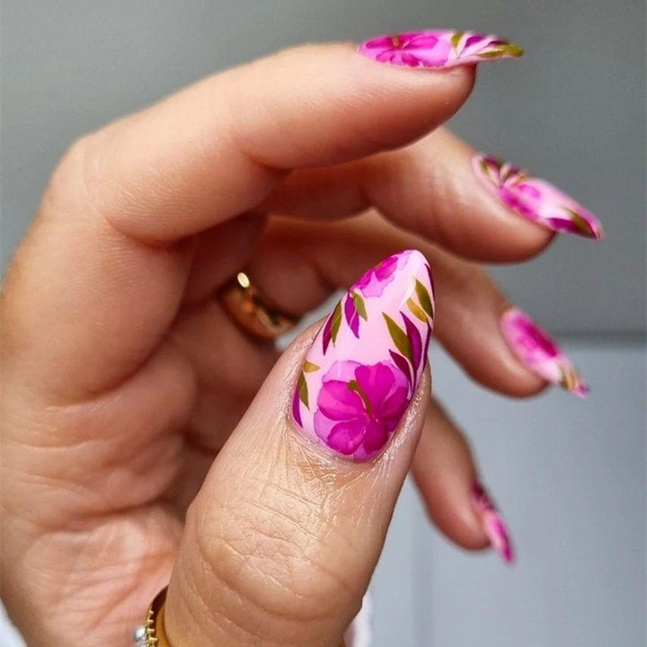 Artificial nails with exciting floral design Stornfield
