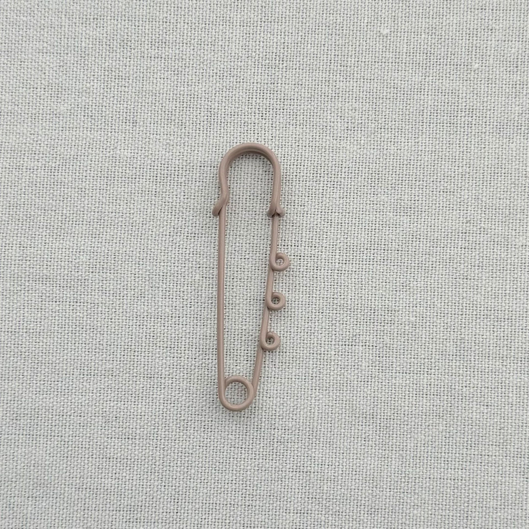 Decorative Safety Pin Brooch Stornfield